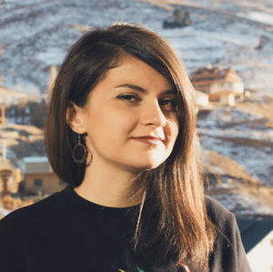 Meet your Posher, Niloofar